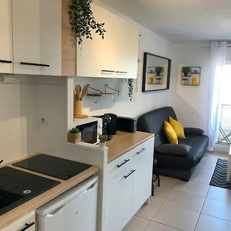 Super Studio- Terrasse- Parking- Montpellier Nord شقة